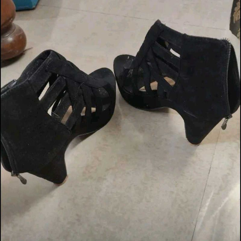 New Black Colour Heel