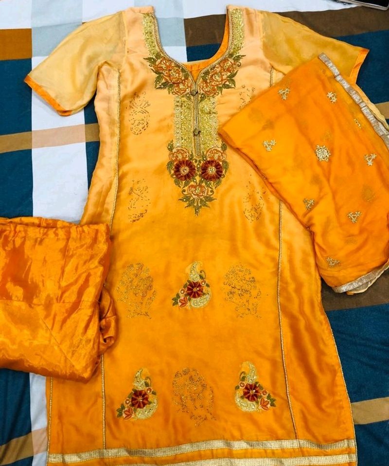 Beautiful Orange set Of Suit ❤️