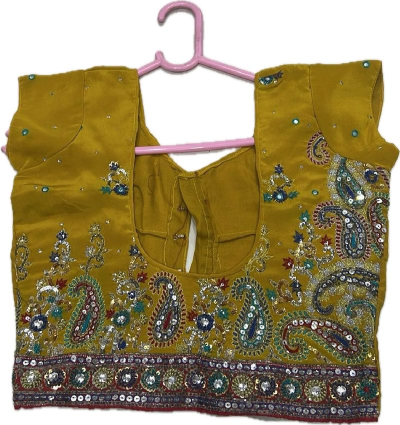 Embroidered Blouse 👚