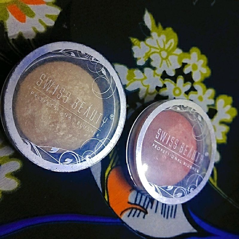 Original Swiss Beauty Blusher/Highlighter.