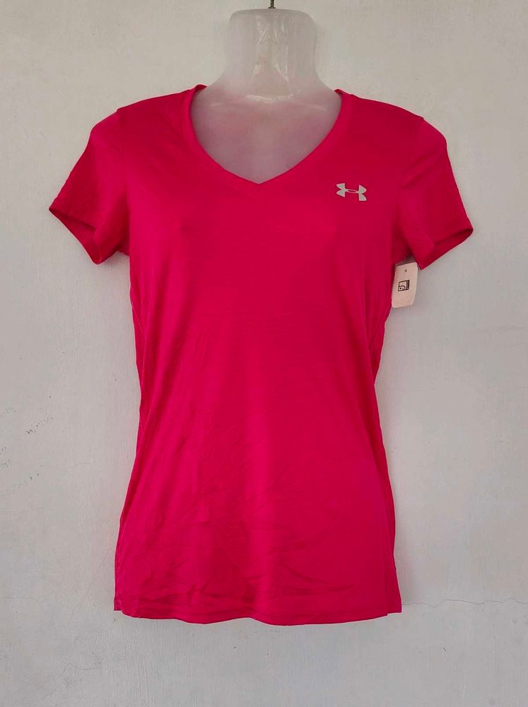 Under Armour short-sleeved t-shirt in a vibrant pi