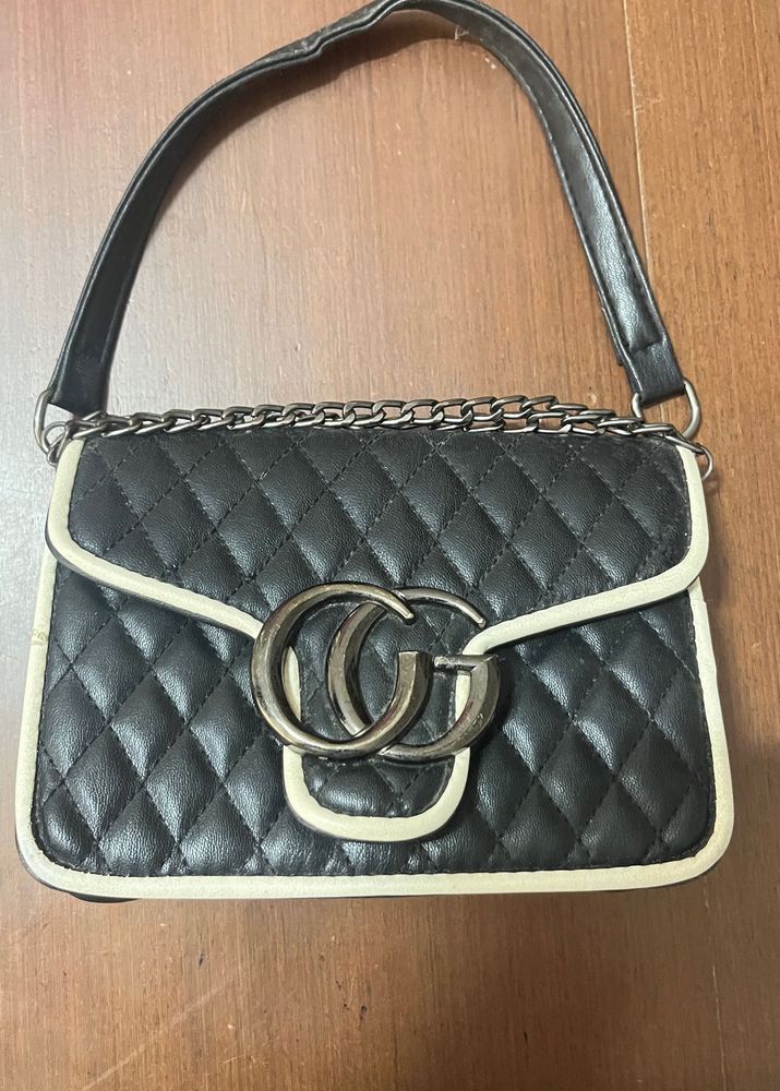 Gucci (first Copy ) Sling Bag
