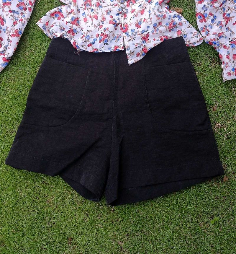 Chic Black Shorts