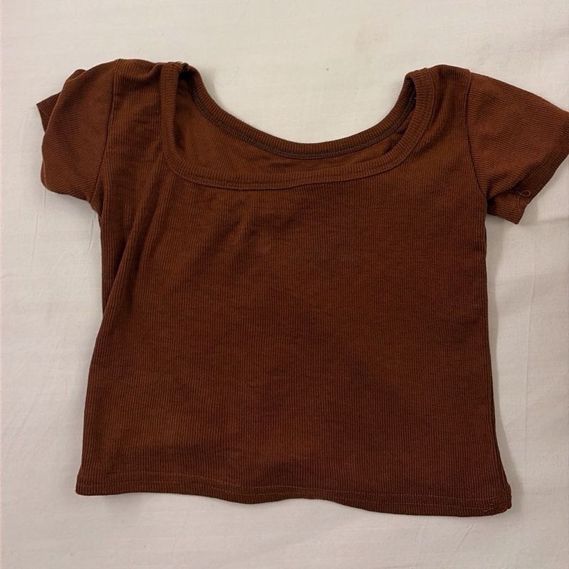 brown scoop neck baby tee