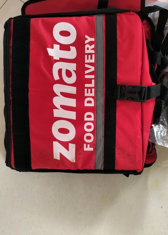 Zomato Full Set Tshirt With Bag