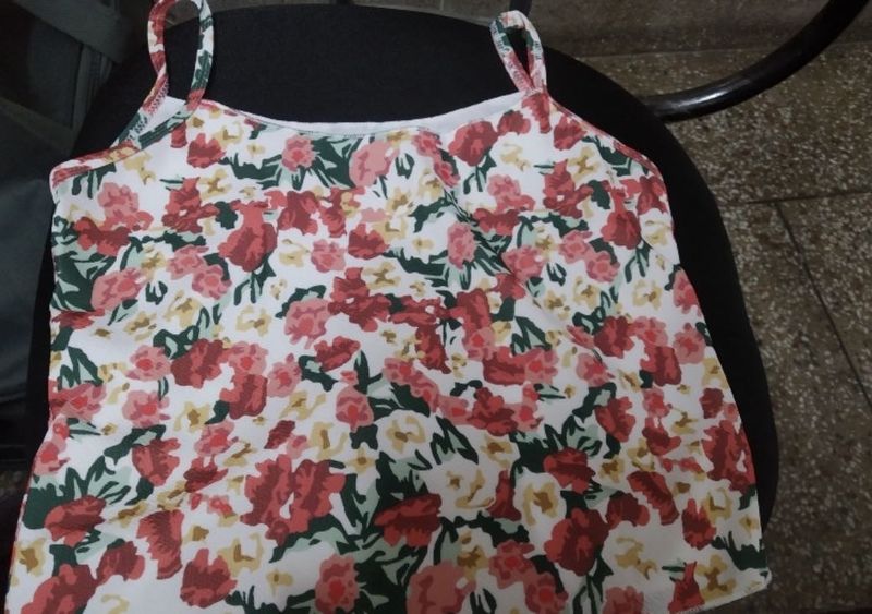 Cute flower print top