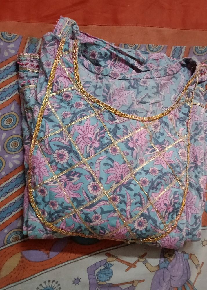 Iam Selling This Frock Shuit