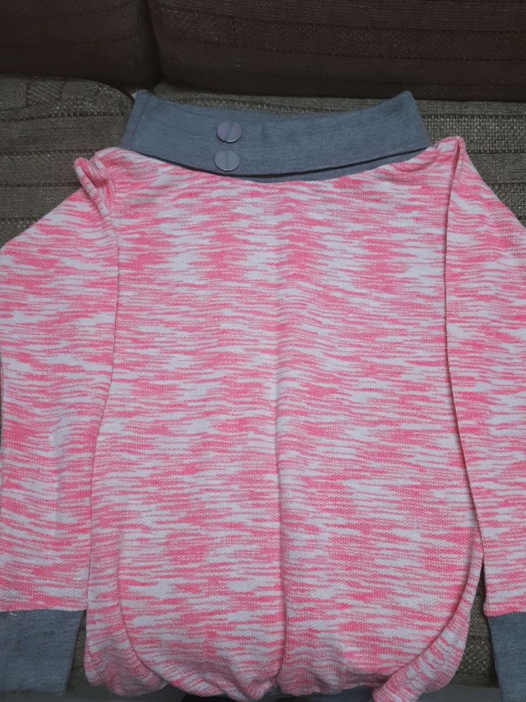 Sweatshirt