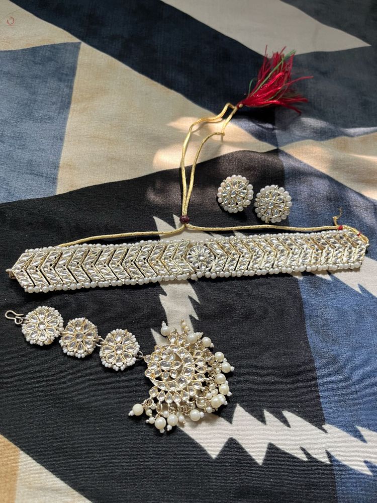Moti Jewellery Set &amp; Mangtika