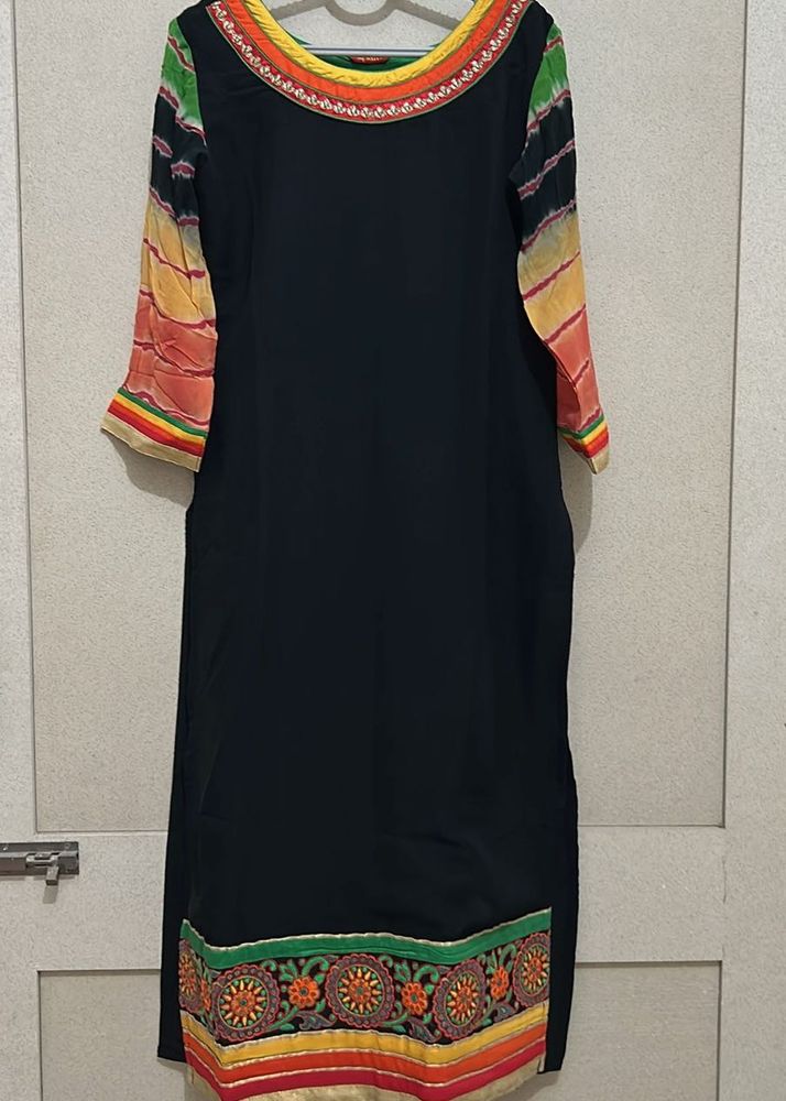 Elegant Black Kurta (Navaratri Special)