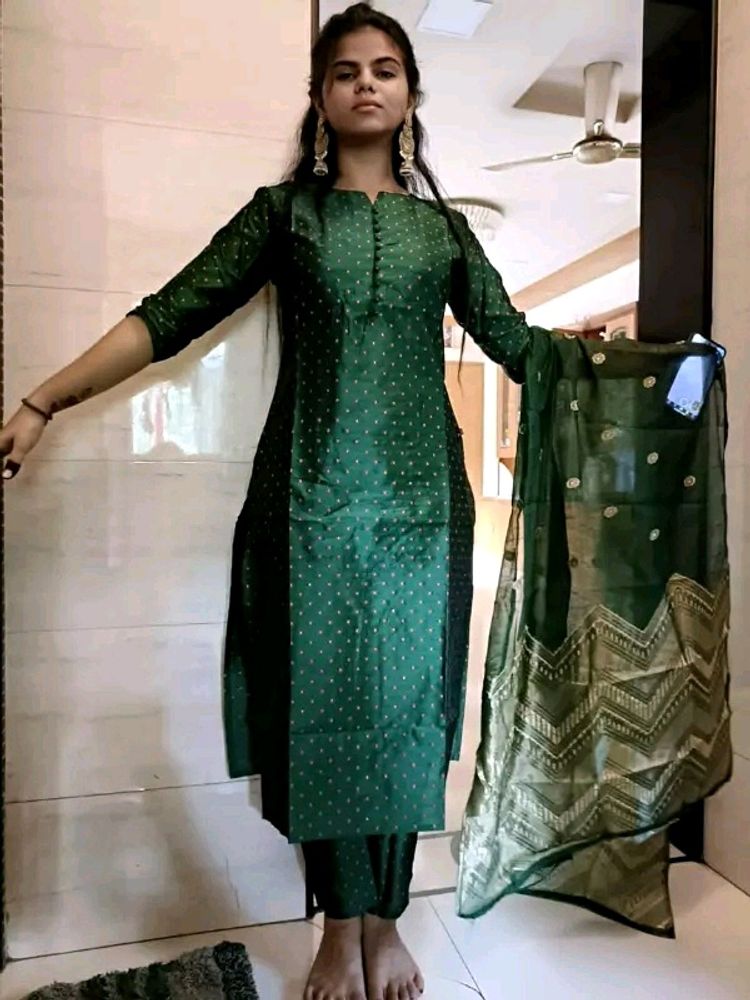 Kurta Pant Set With Dupatta
