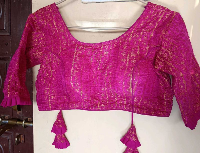 Padded Blouse With Beautiful Sleeves💕