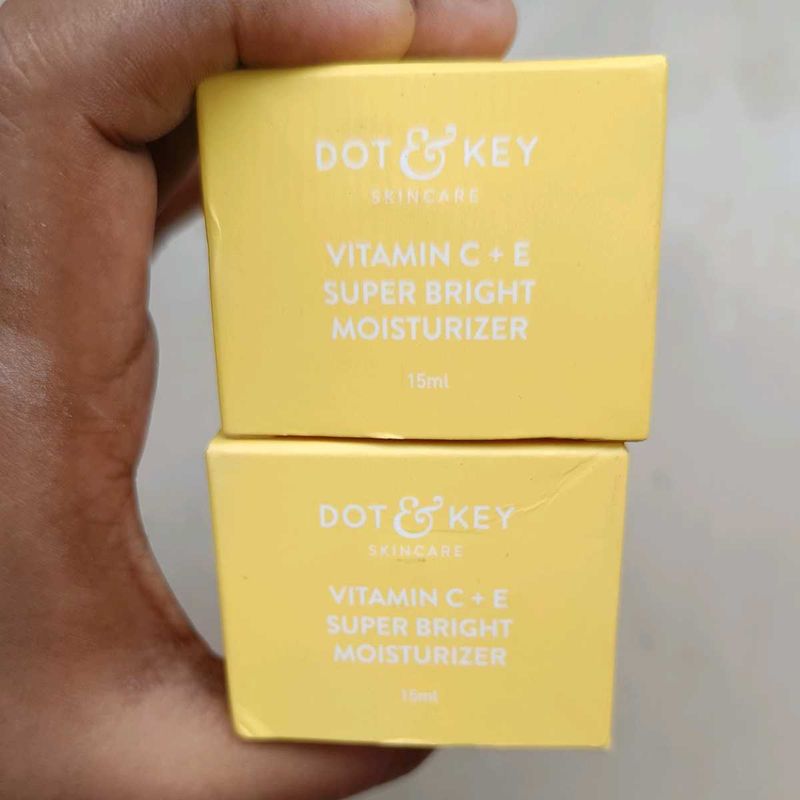 VITAMIN C + E SUPER BRIGHT MOISTURIZER