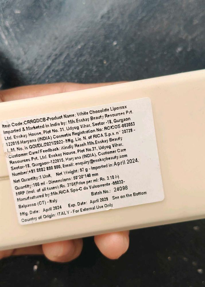 WHITE CHOCOLATE LIPOWAX WITH FREE WAX STRIPS