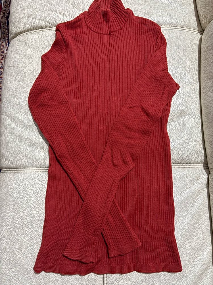 Red Ribbed Turtleneck Top