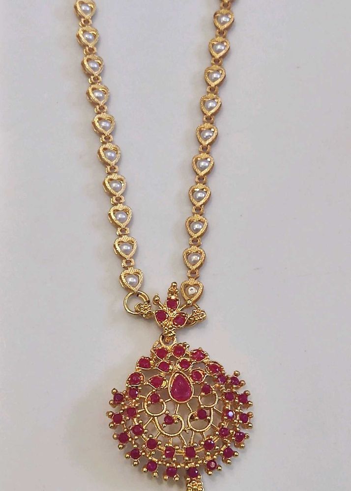Elegant Gold &amp; Ruby Necklace