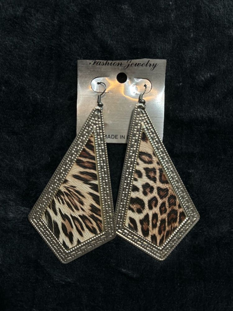 Leopard Print Dangle Earring 🐆