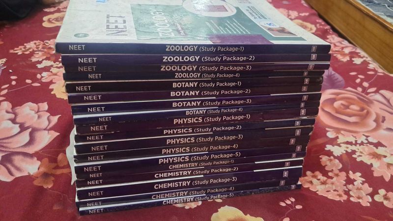 Aakash BYJUS Neet Study Material