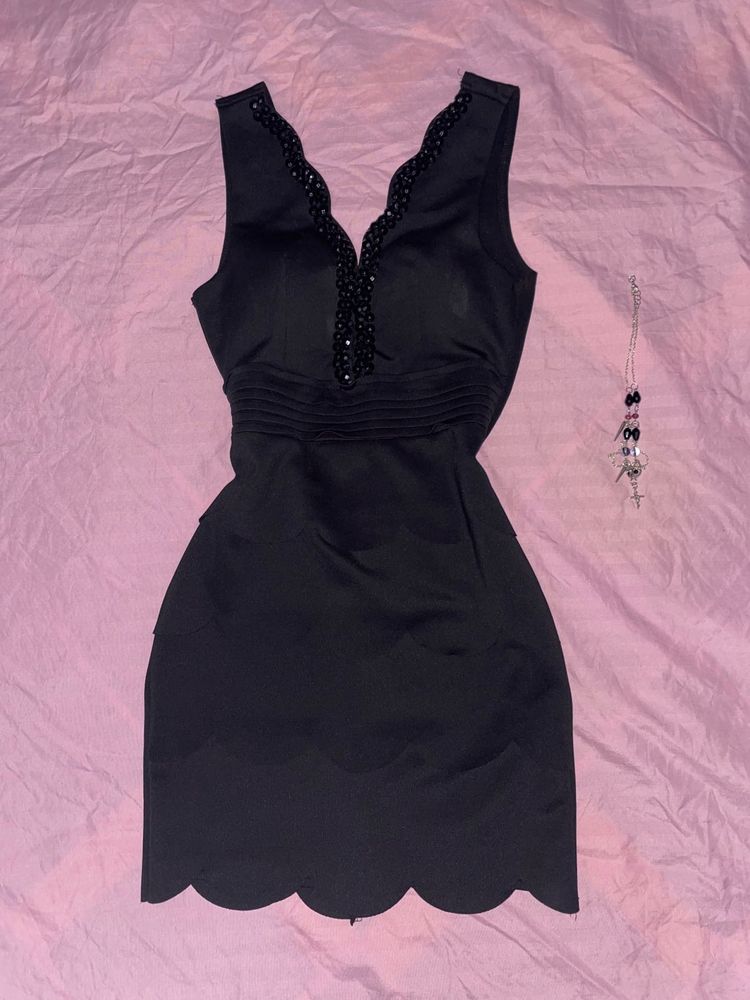Chic Black Dress