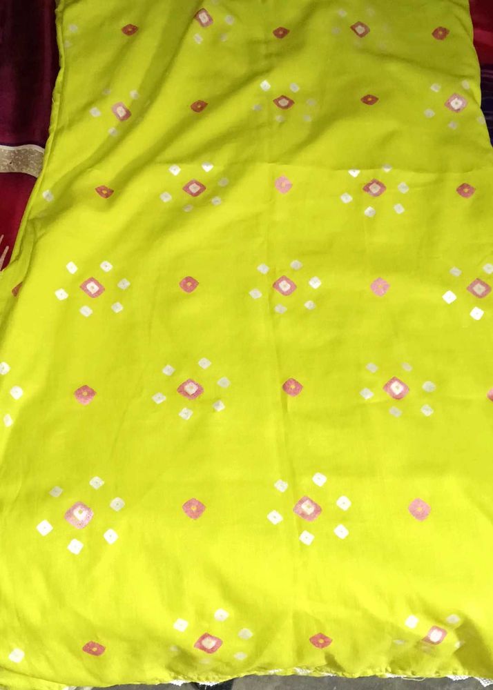 Totally 6 ( 3kurthis 2 Gown 1 Jens Ladies 32 Size)