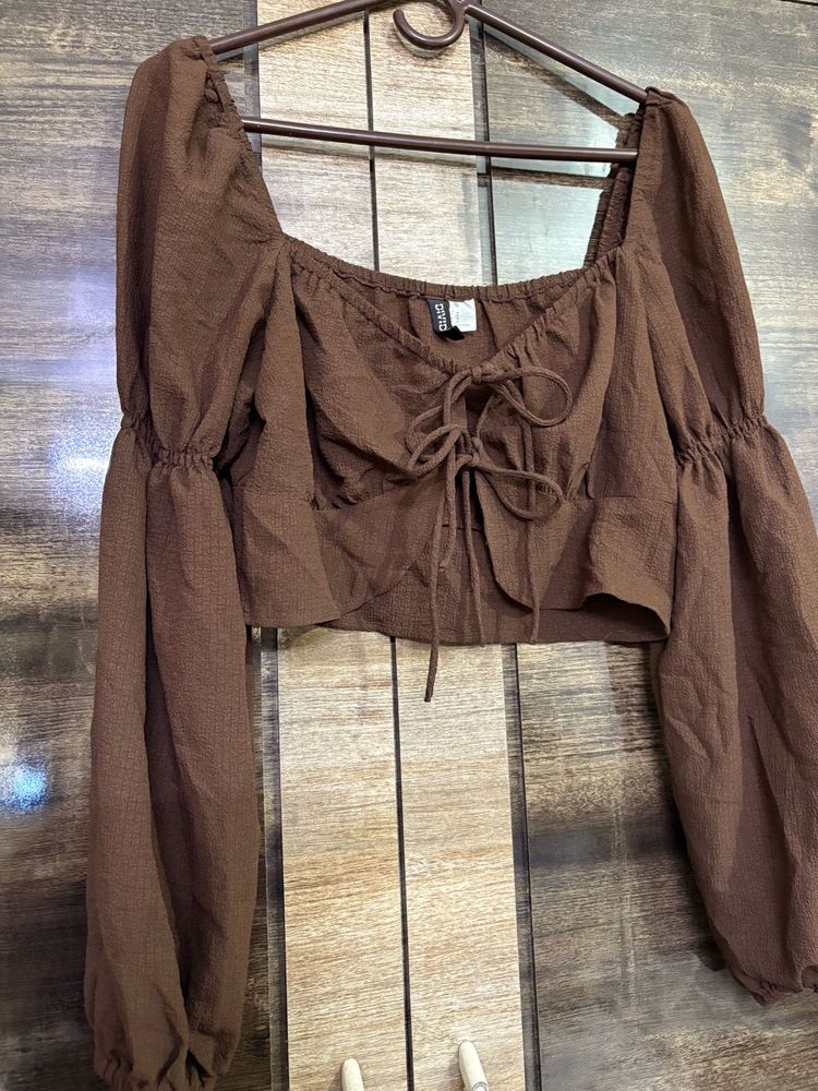 H&amp;M Brown Tie-Front Crop Top