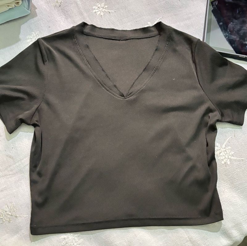 Ribbed V-Neck Tee