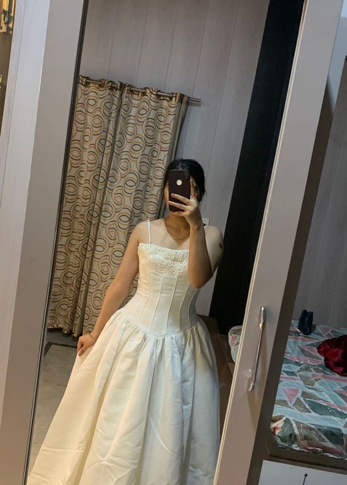Gorgeous Wedding Gown💝❤️🦋🐝