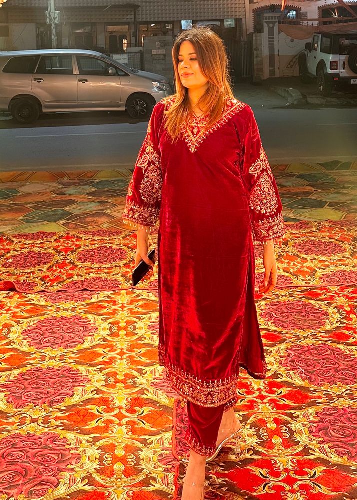 Sale For Today 🚨🚨Pakistani Velvet Kurta S