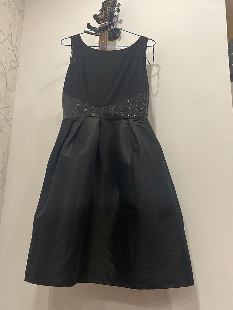 Elegant Black Dress
