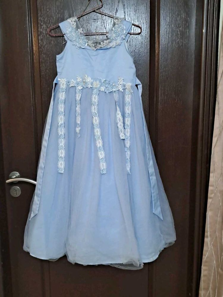 Elegant Blue Party Gawn