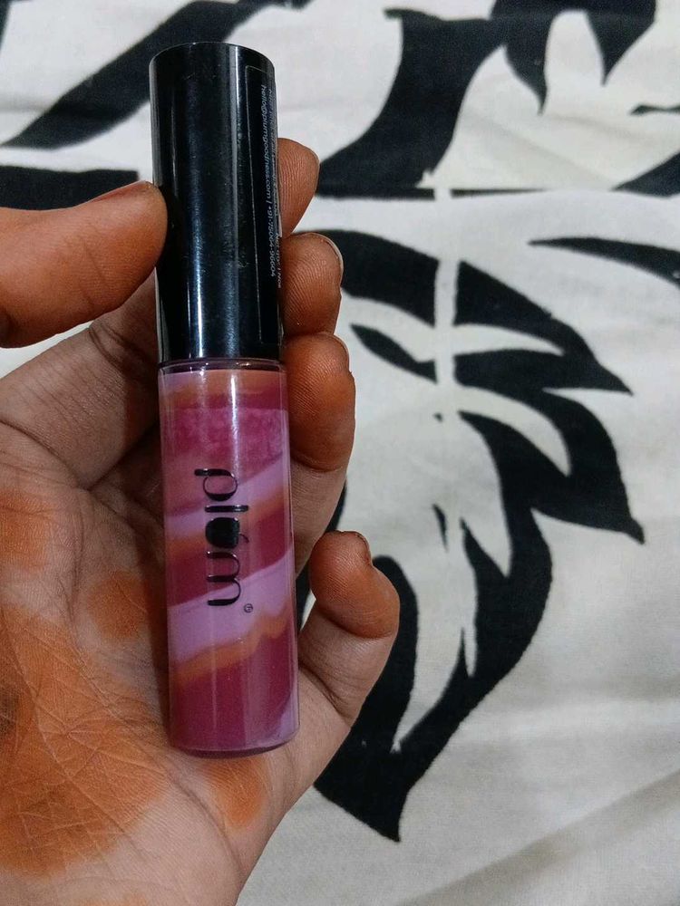 💖 Plum Soft Swirl Lipgloss – For That Juicy Glaze