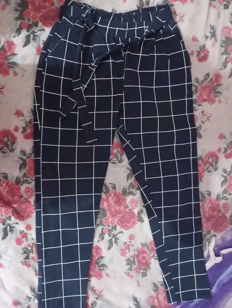 Checkered Pants with Tie