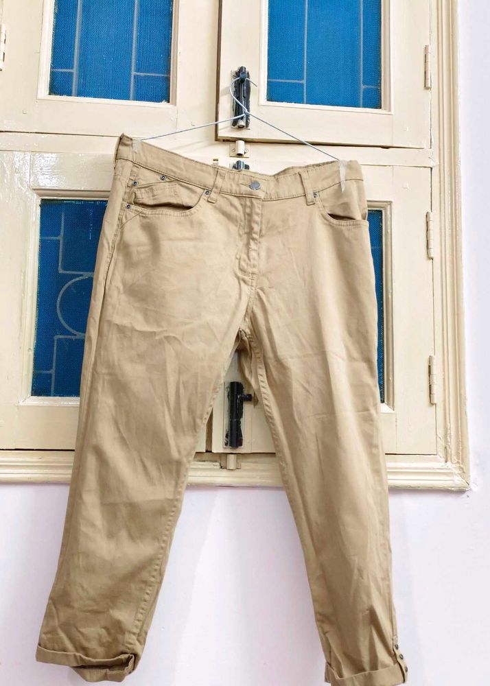 Khaki Casual Capri Pants🤎