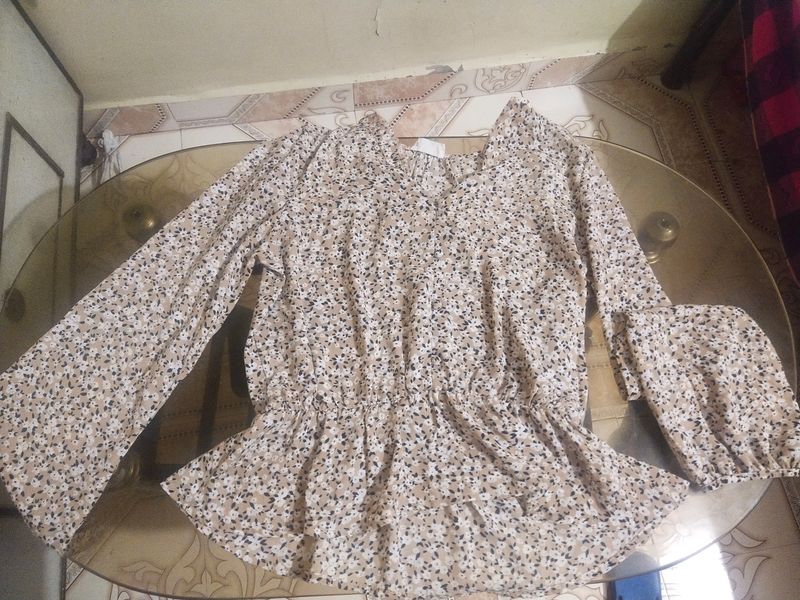Tops (EACH PRICE 180)