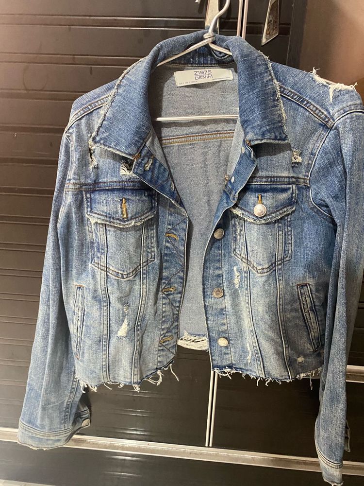 Distressed Cropped Denim Jacket