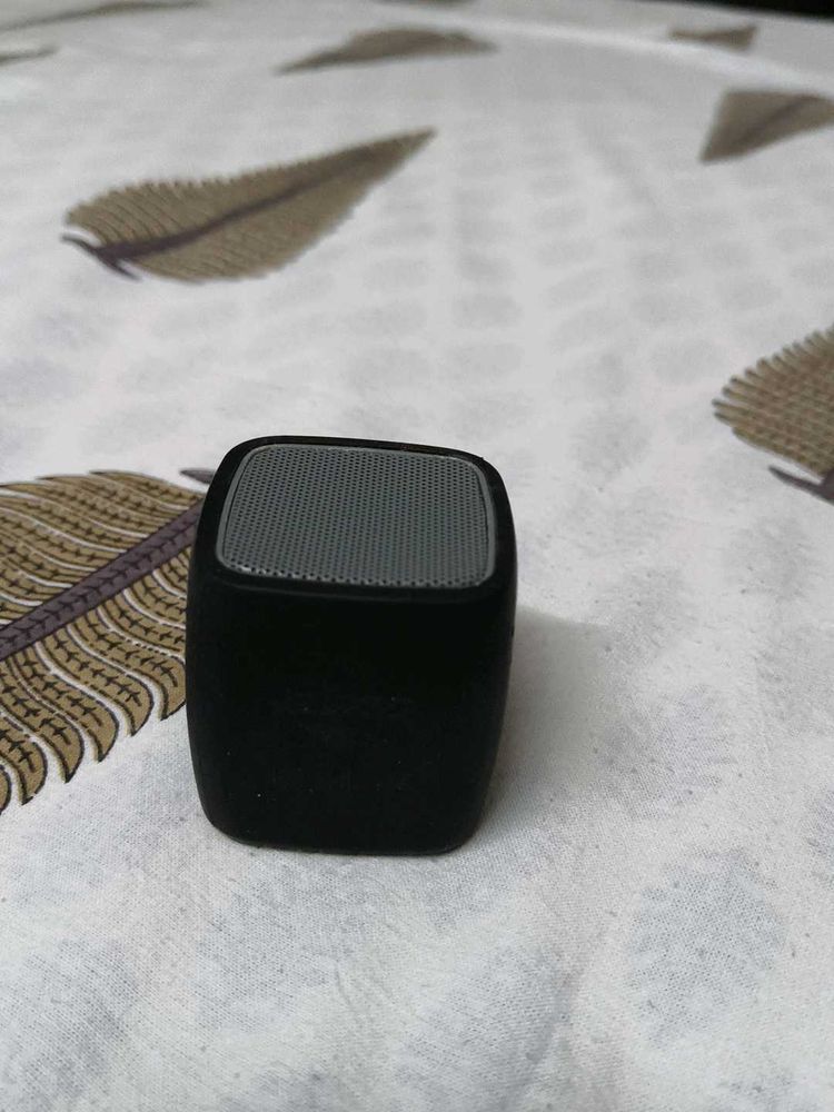 F&amp;D W4 Wireless Portable Bluetooth Speaker