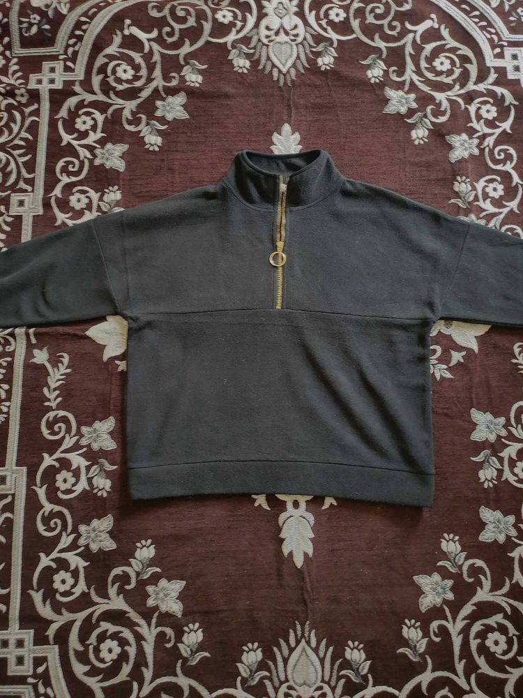 Trending quater zipper for women's