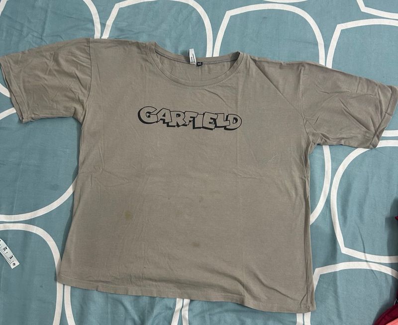 New Garfield Graphic Tee😍