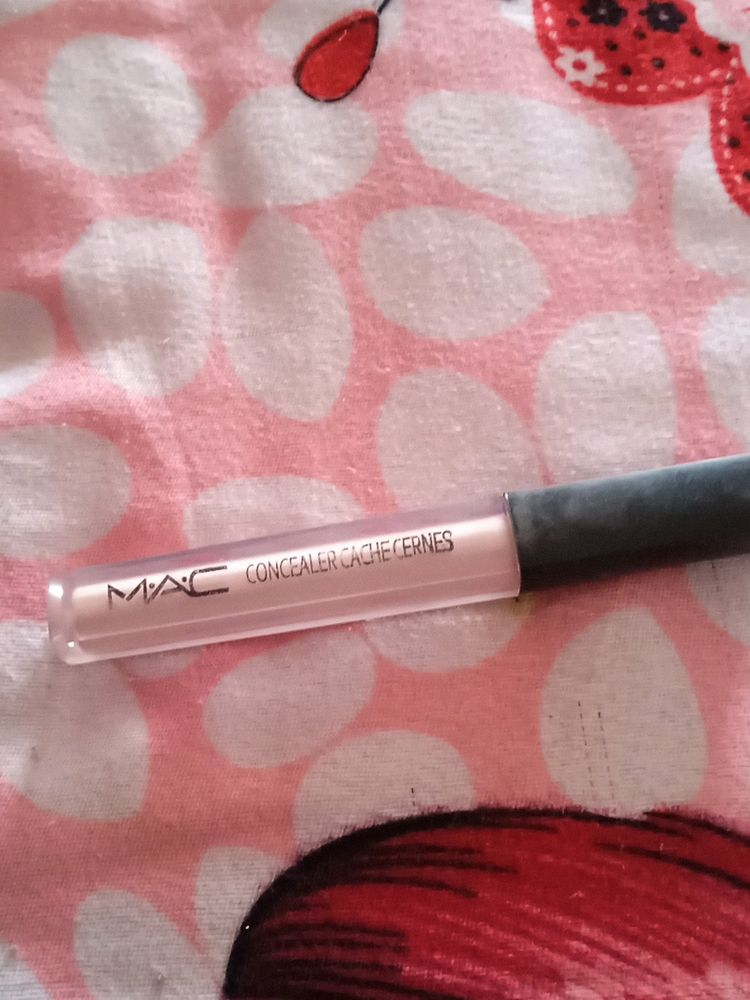 d Conceler MAC Beauty Fully Loaded And Satisfied