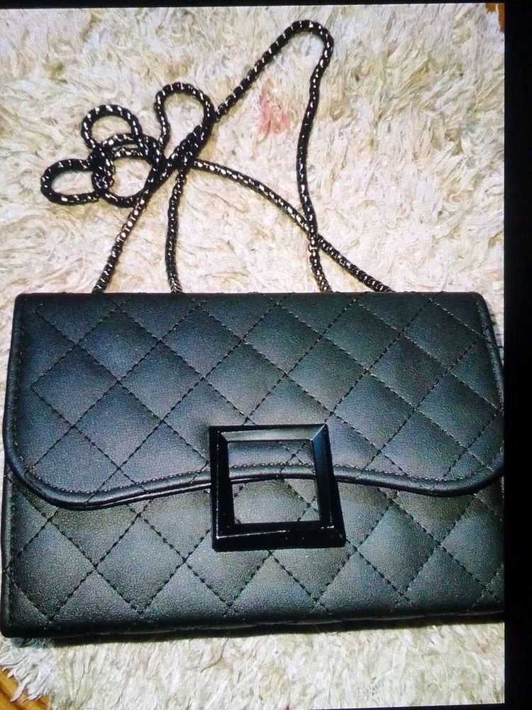 Chic Black Quilted Crossbody Bag