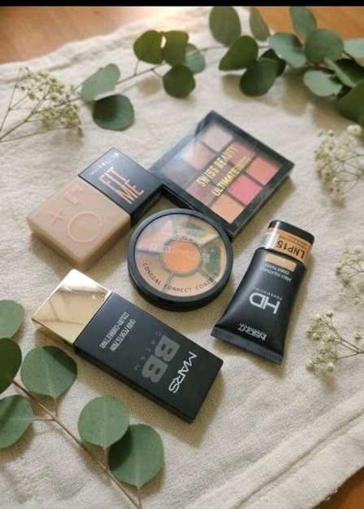 Makeup Bundle With Lots Of Freebies ☺️