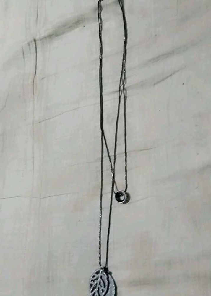 Leaf Pendant Necklace And Eiffel Tower Chain