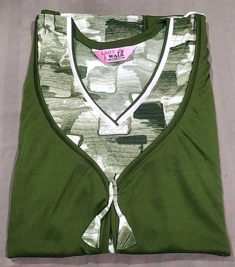 Green &#39;Lady of Walk&#39; Nightgown