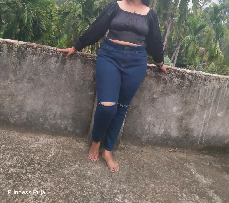 Women&#39;s Ripped Jeans