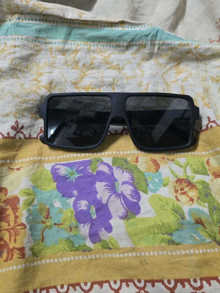 Black Square Sunglass