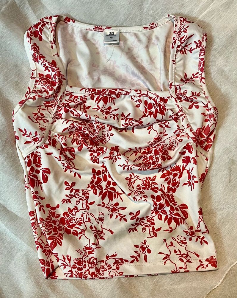 RED FLORAL CROPTOP💋