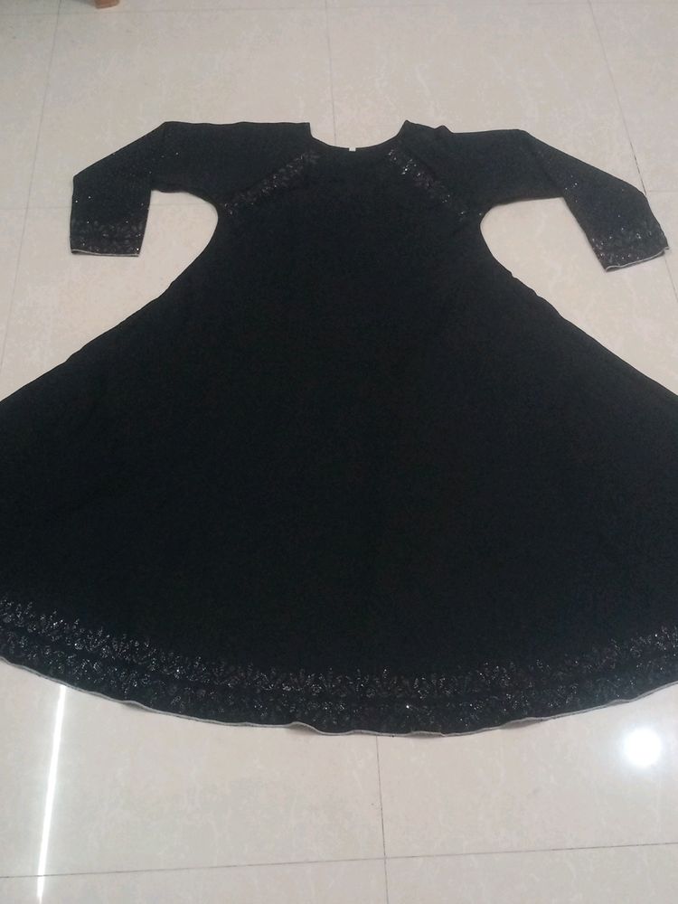New Abaya With White Stones