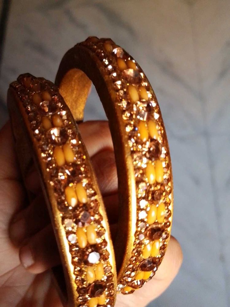 Gold Tone Bangle Set