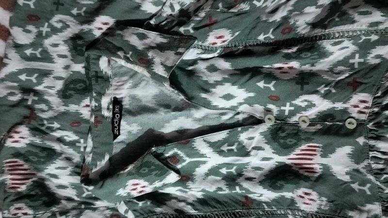 ovile color . pepulam top . office wear and colleg