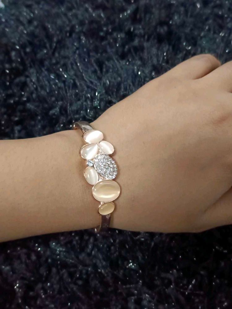 Elegant Bangle Bracelet